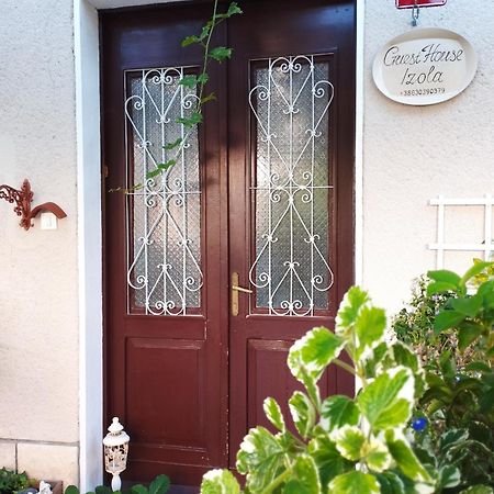 Guest House إيزولا المظهر الخارجي الصورة